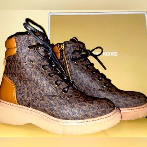 Michael Kors Boots * Trudy Bootie